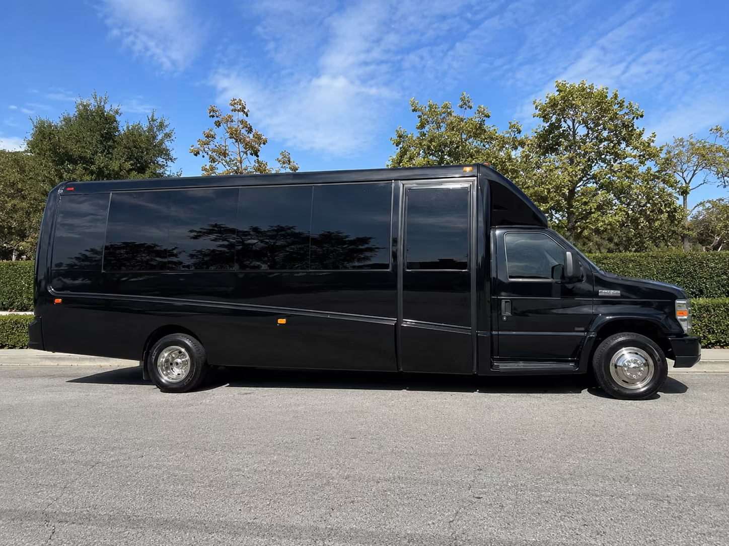 charter buses to greek theatre shows and east bay concerts